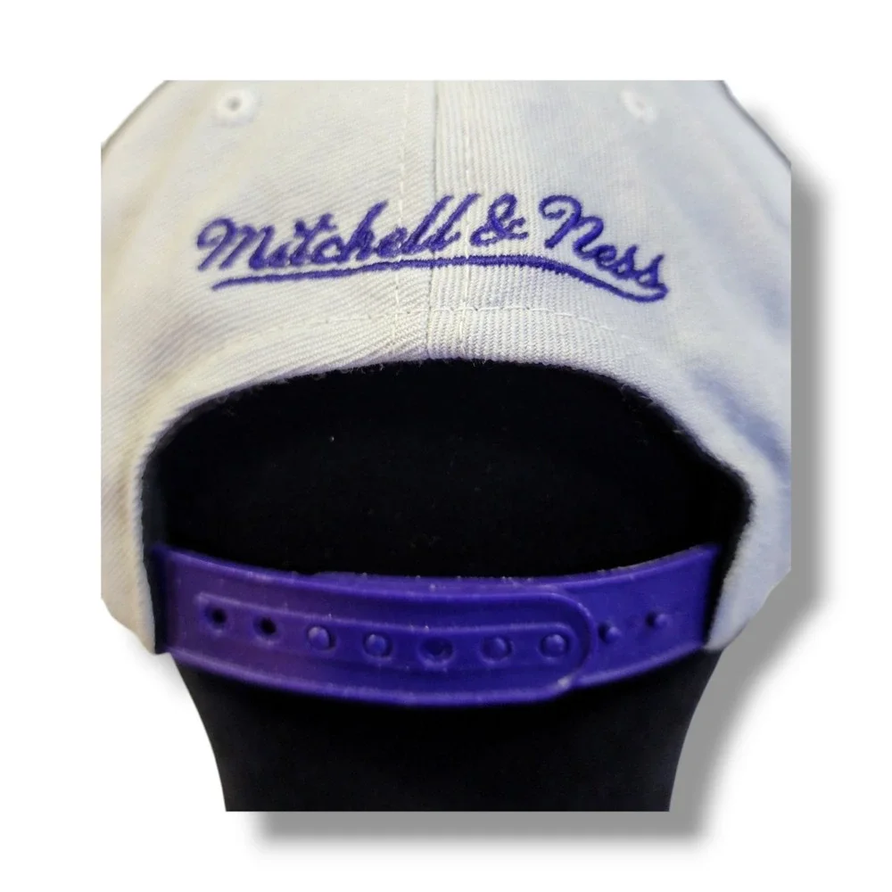 Mitchell & Ness NBA Charlotte Hornets 2 Tone Snapback Hat Cap 100%‎ Wool